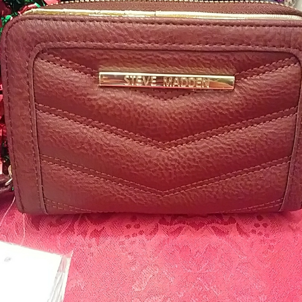 Women's wristlet wallet